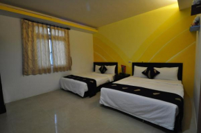 Гостиница Crescent Bay Inn  Hengchun